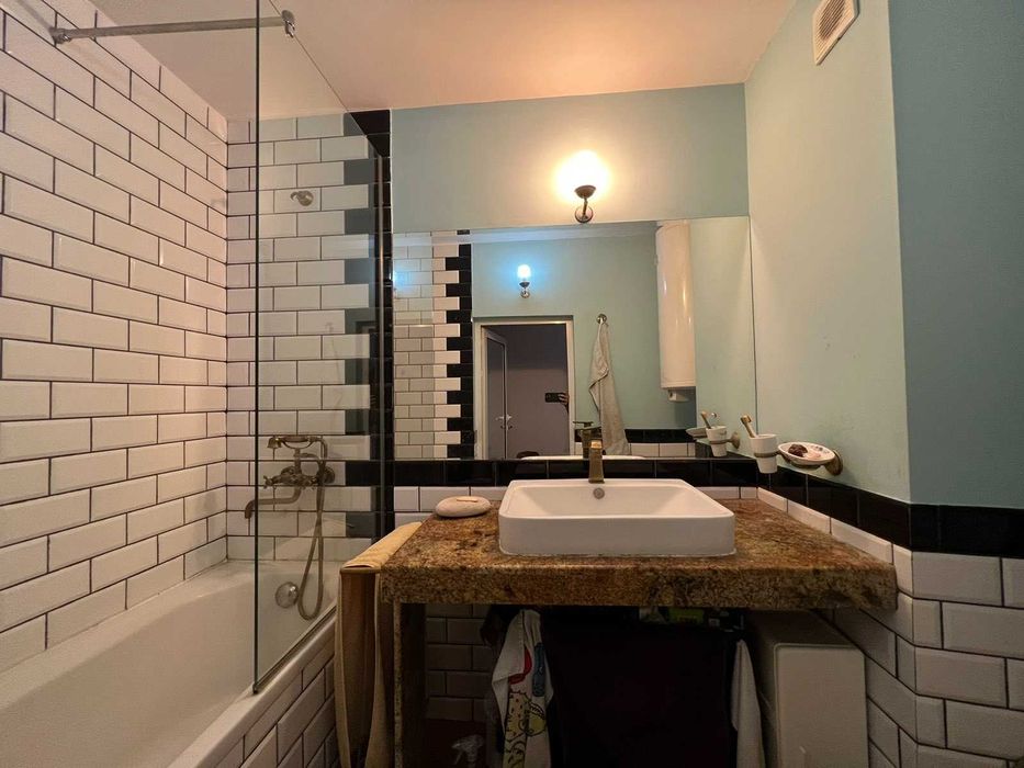 Продава се Четиристаен апартамент в Варна, Цветен квартал - 92 кв.м за 1794 €/кв.м - Снимка #6