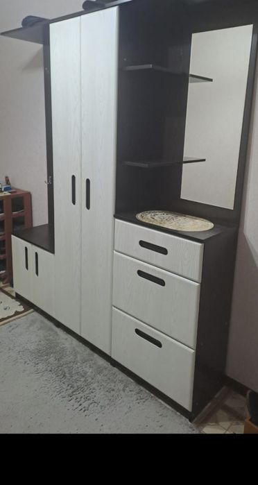 Шкаф для прихожий