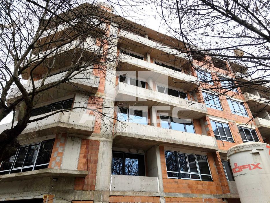 Продава се 3-стаен ап. в новострояща се сграда в Банишора!