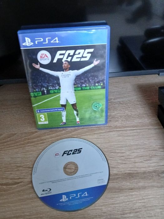 PS 4 в идеальном состоянии