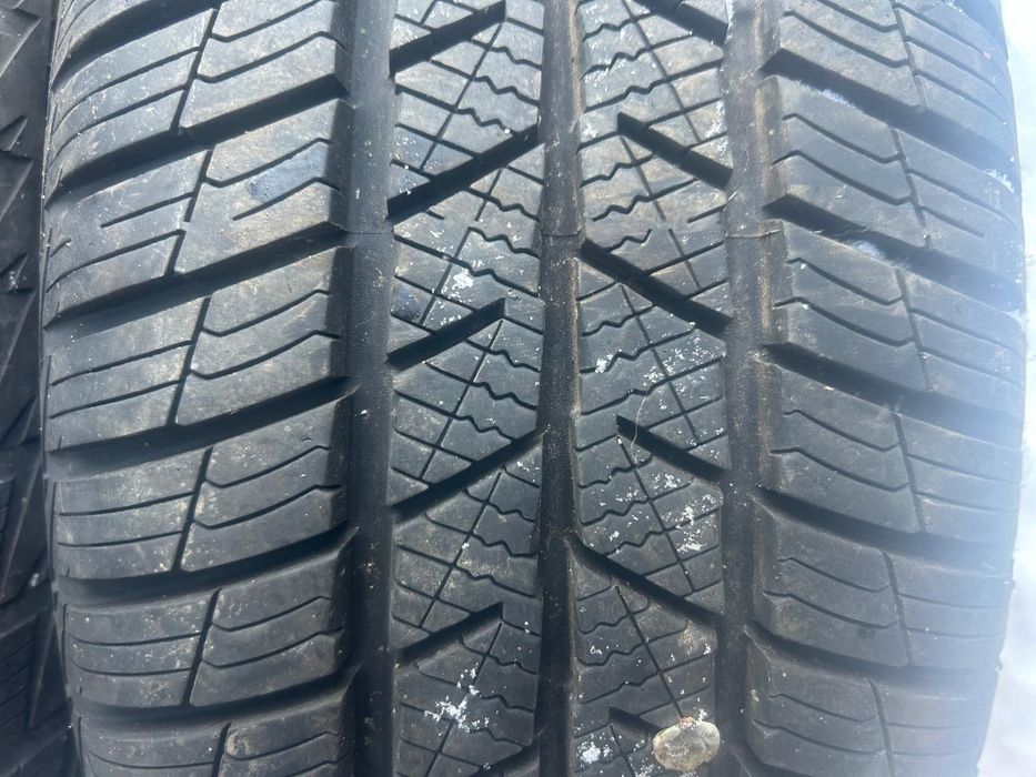 Cauciucuri iarna 215x65