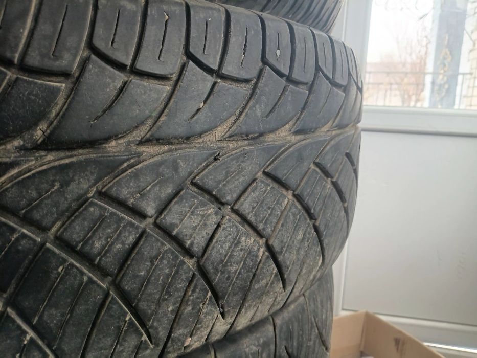 Продам комплект  резины