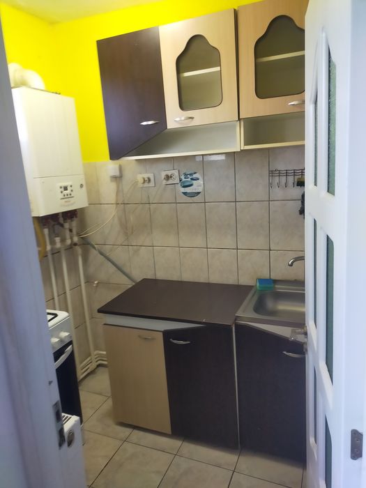 Închiriez garsonieră