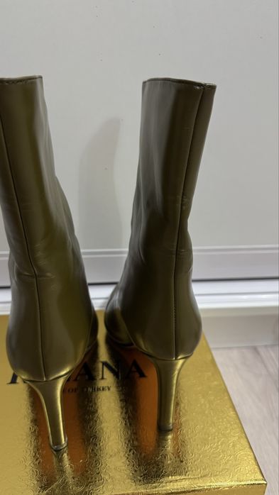 Весенние сапоги 37 размер