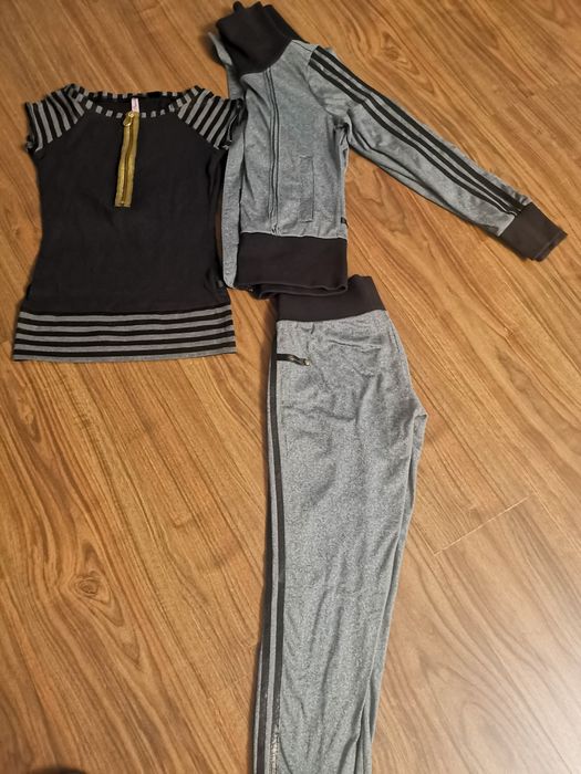 Vând trening Adidas