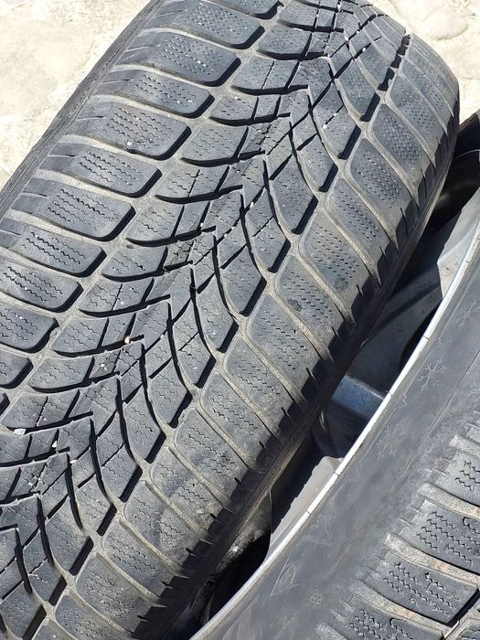 4 jante aliaj cu anvelope iarna Dunlop 205/60/16,mercedes b classe/16