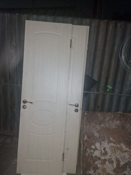 Продам двери межкомнатные