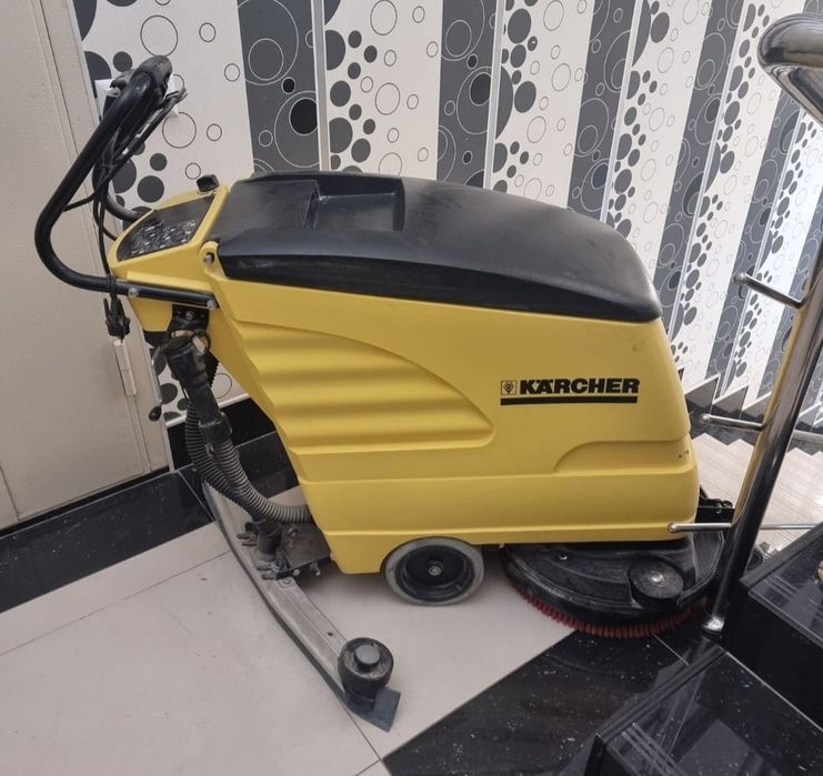 Продам поломоечное машинка karcher BD 530