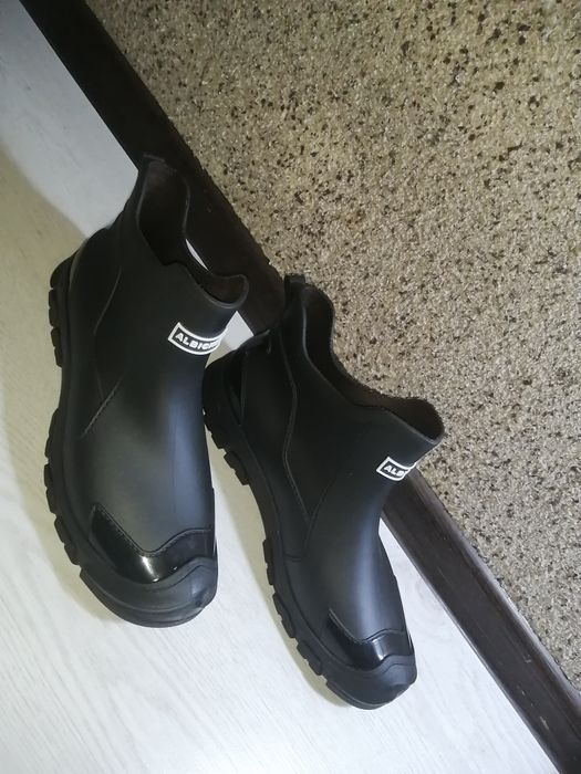 Продаётся Водонепроницаемый 46 размер Стильный Полсапог