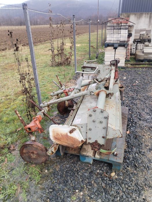 Tractor japonez yanmar  cu freza