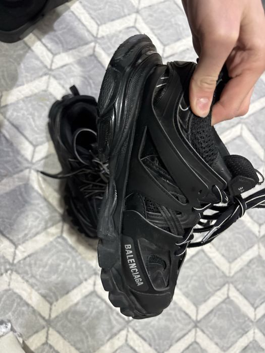 Balenciaga track