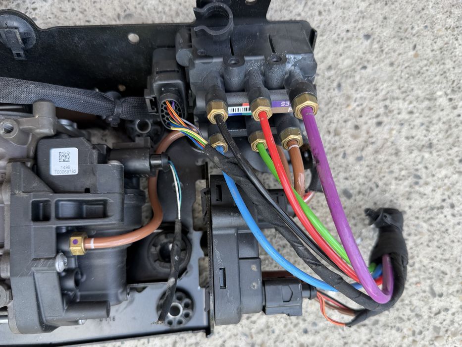 Compresor suspensie / Bloc valve Audi A8 D5 4N 2017-2025