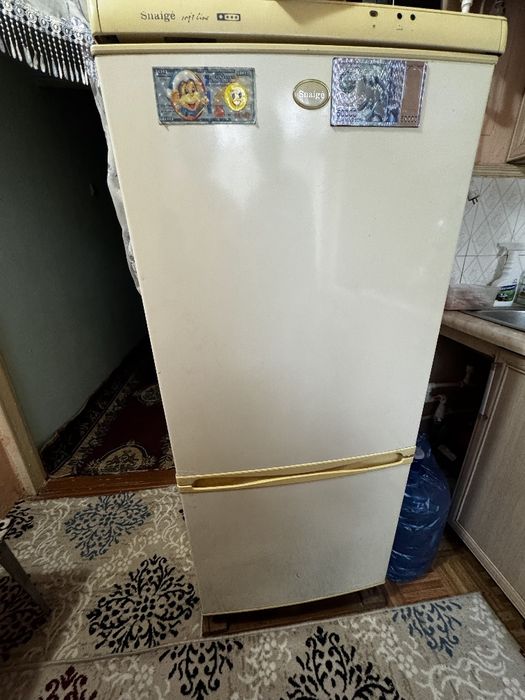 Арзон Б/У Холодильник сотилади ишлаб турибди холати зор узимзники