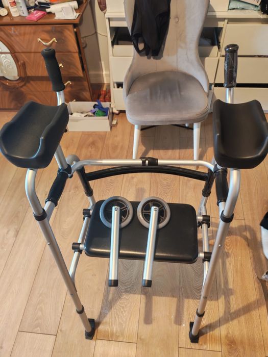 Продам ходунки б/у