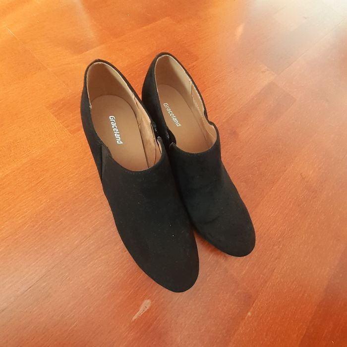 Рокля и обувки за повод