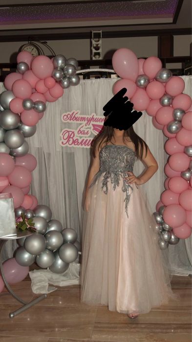 Абитуриентска рокля М/Л размер