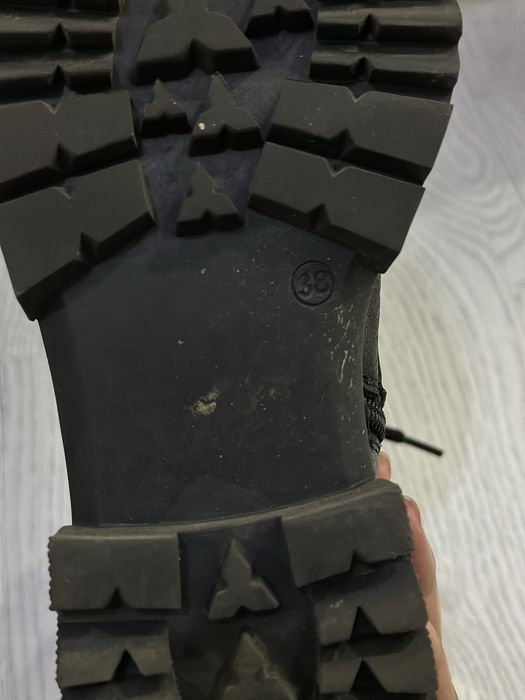 Ботинки на флисе  из натуральной кожи. Б/У