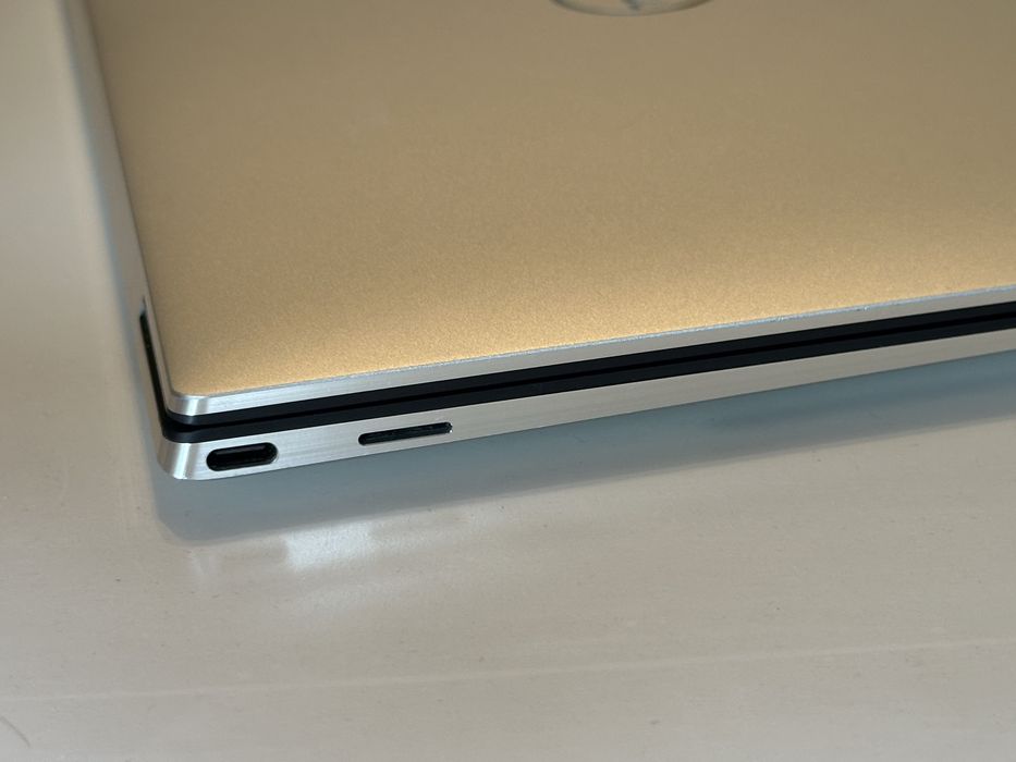 Dell XPS 13 9510, ca nou in cutie cu toate accesoriile
