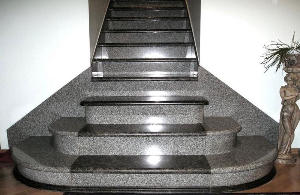 Гранит травертин мрамор ступени подоконник тумба итд