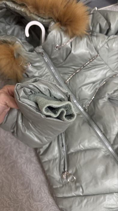 Детские зимние куртки продам