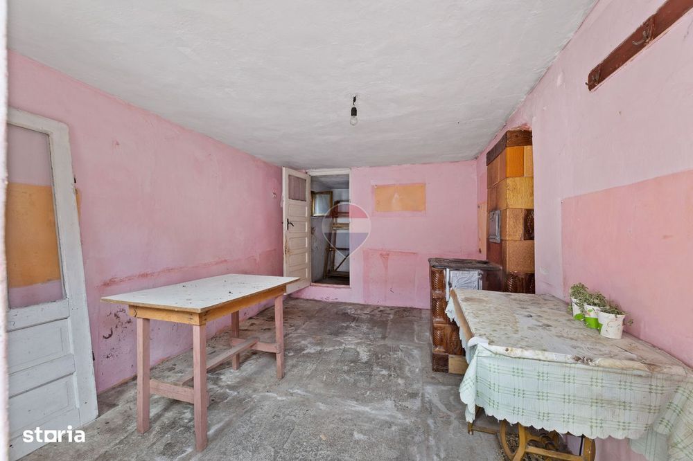 Casă de vânzare în zona Gai cu teren de 1.480 mp