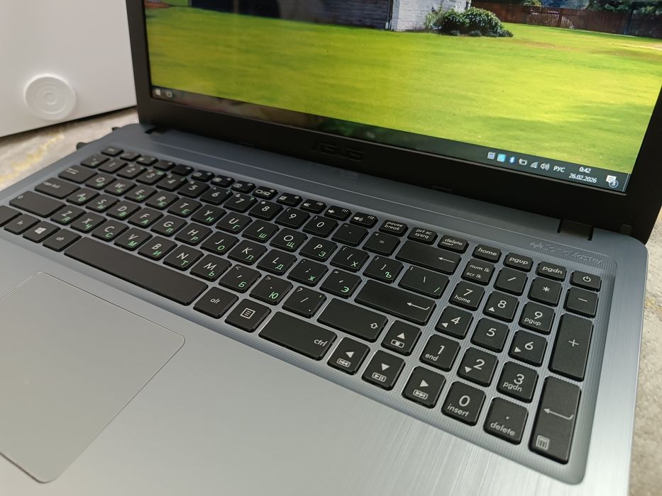 Ноутбук ASUS Core i3, 1TB, Nvidia.