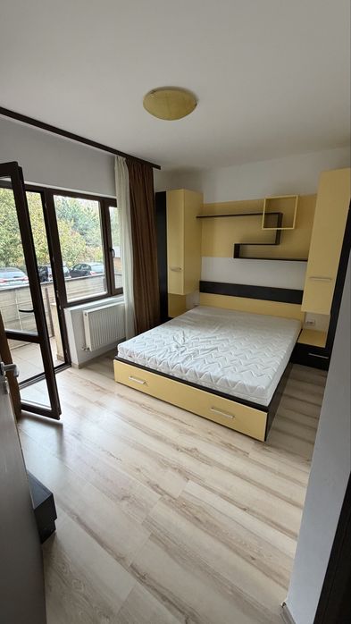 Apartament 3 camere la bloc vila Miroslava