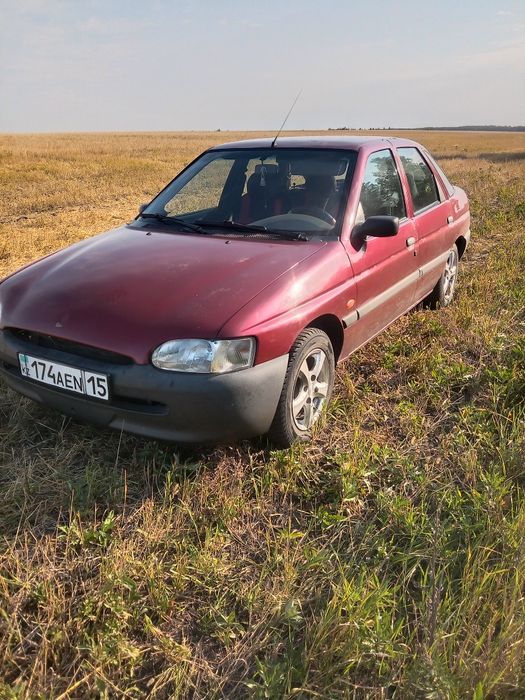 Продам форд эскорт
