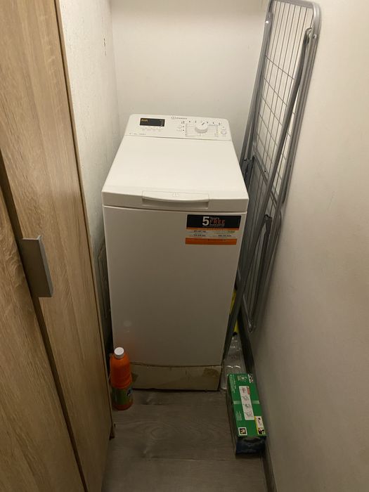 Masina spalat haine indesit display