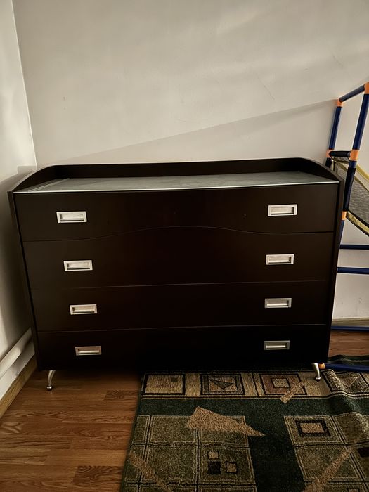 Продам спальный гарнитур