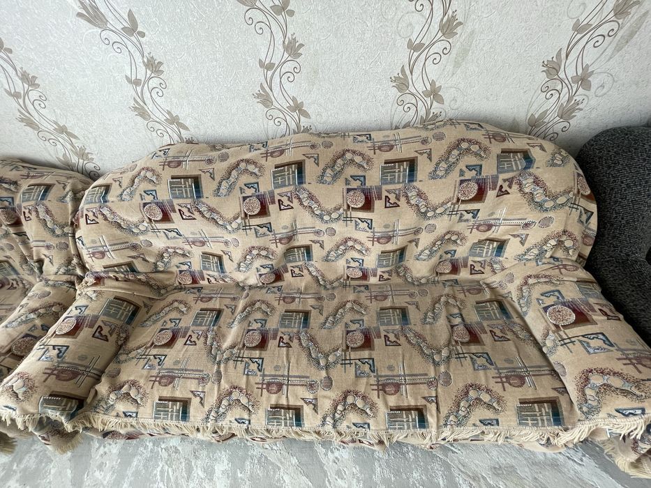 Диван сатылады срочно