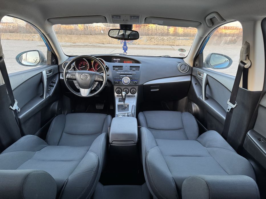 Mazda 3 Benzina * Cutie Automata * Euro 5 * Bixenon * Keyless Go Entry