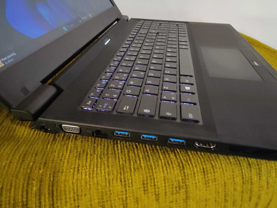 Laptop Clevo N350DW procesor intel i5 6500T, SSD 256Gb, ram 8 GB