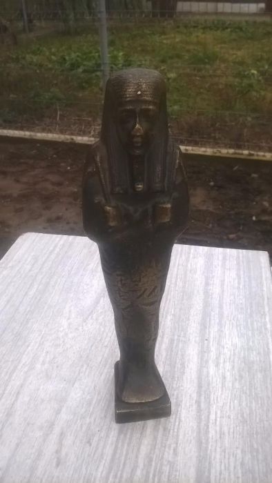 Statueta veche egipteana