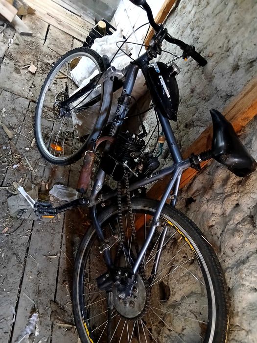 Bicicleta cu motor