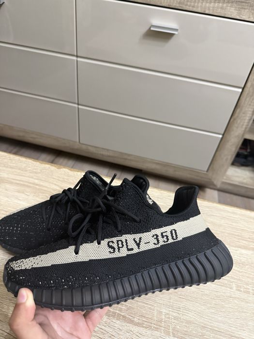 Adidas Yeesy 350 V2 Core Black White Oreo 42