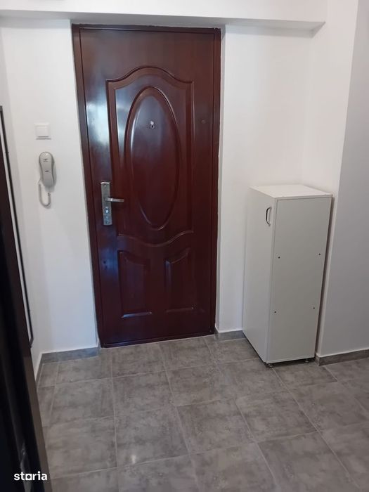 Titan Piata Minis parc metrou prima inchiriere