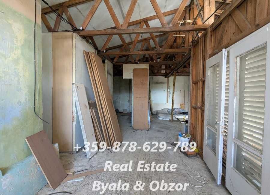 Парцел  в гр.Бяла с разрешение за строеж на къща