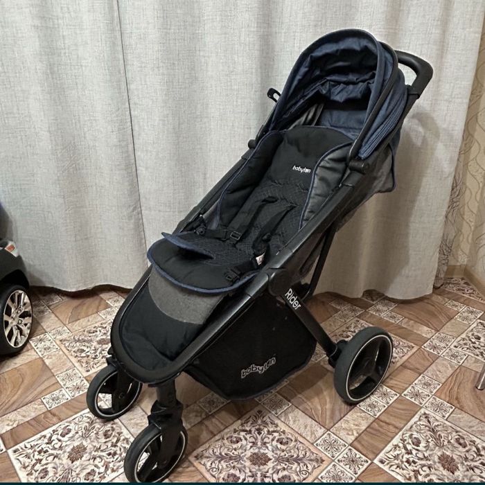 Продам коляску, легкая