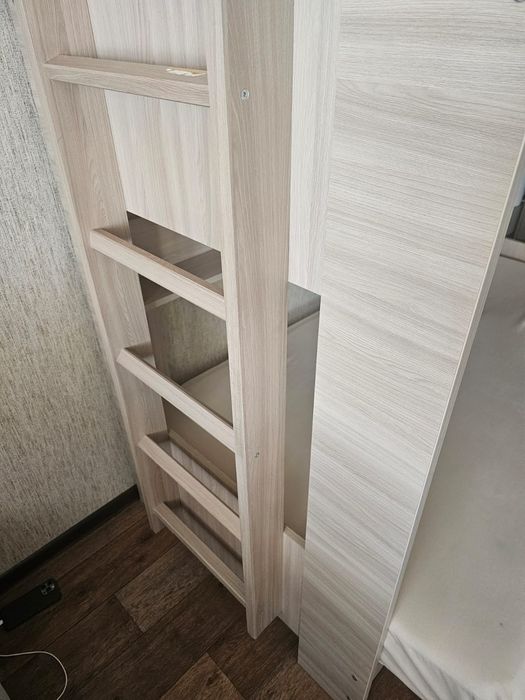 Двухяростная кровать