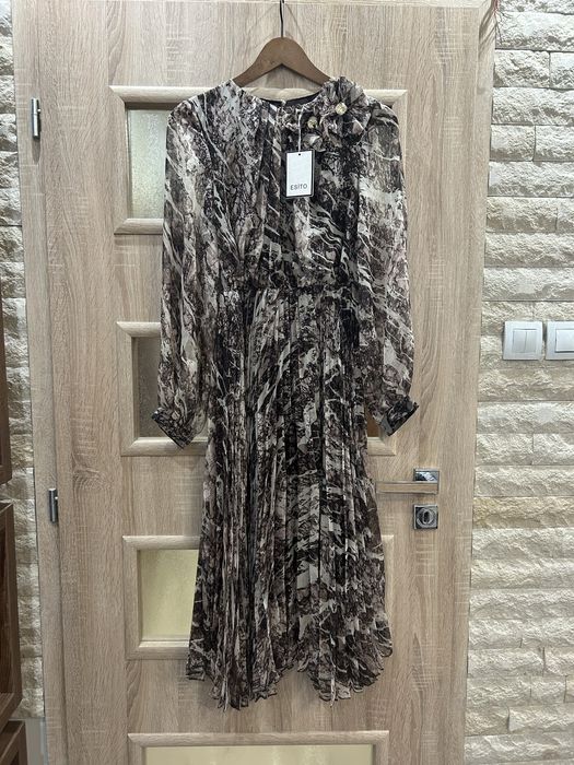 Официална рокля