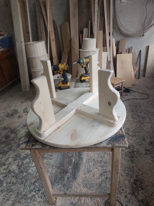 Софра  изработена  от  масив