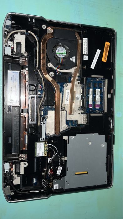 Лаптоп делл Е6520