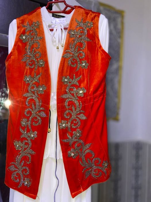 Арзан бағада көйлек сатылады