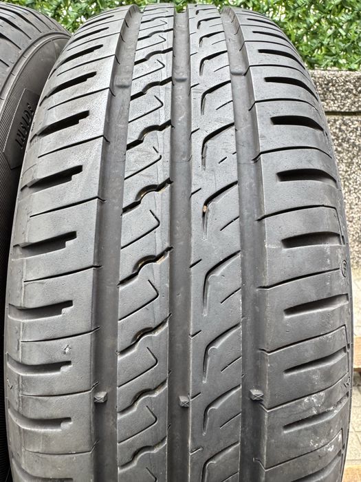 Автомобилни гуми 195 60 15 Barum