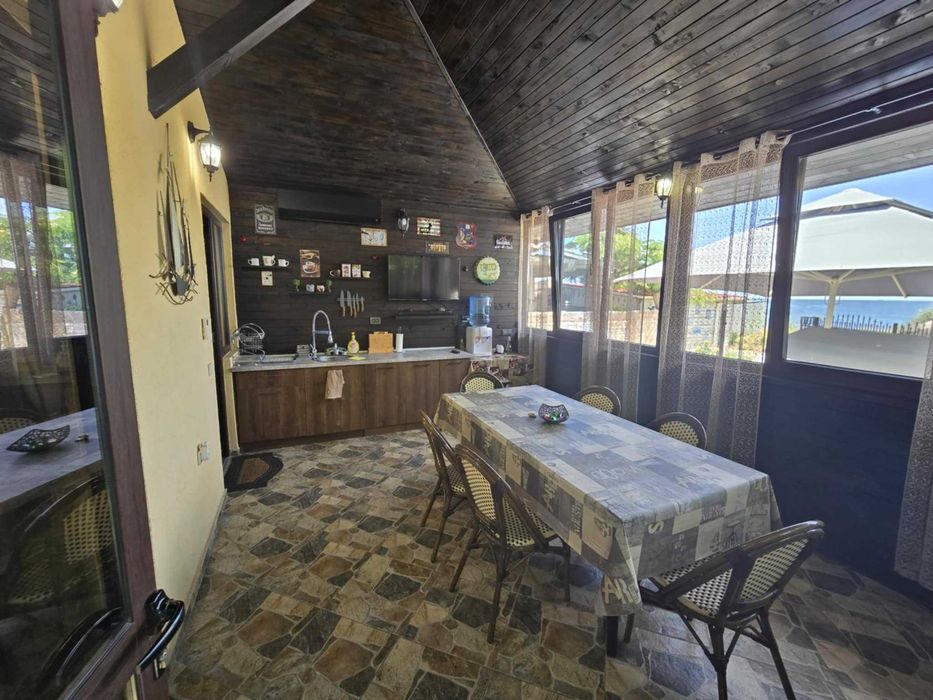 Вила на плажа Василико