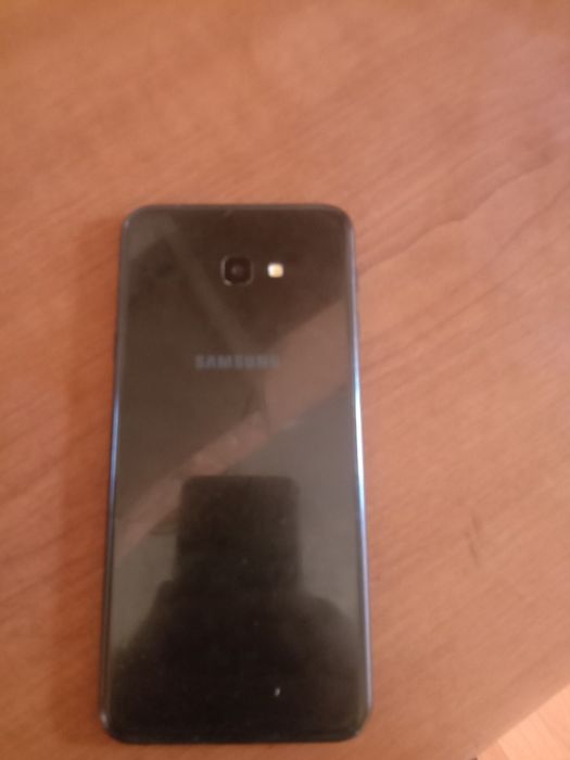 Продам телефон самсунг J4+