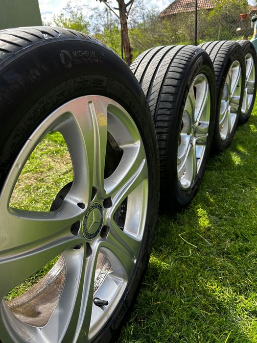 Michelin 225-55 R17 13/24г. Карани са около 5000 км. сезон лято !