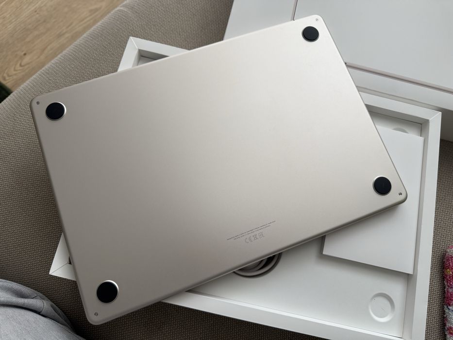 Macbook Air M4 15 inch Starlight GOLD 16 Gb 512 Gb, ca NOU cu Garantie