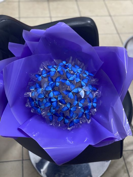 Светящийся букет из бабочек